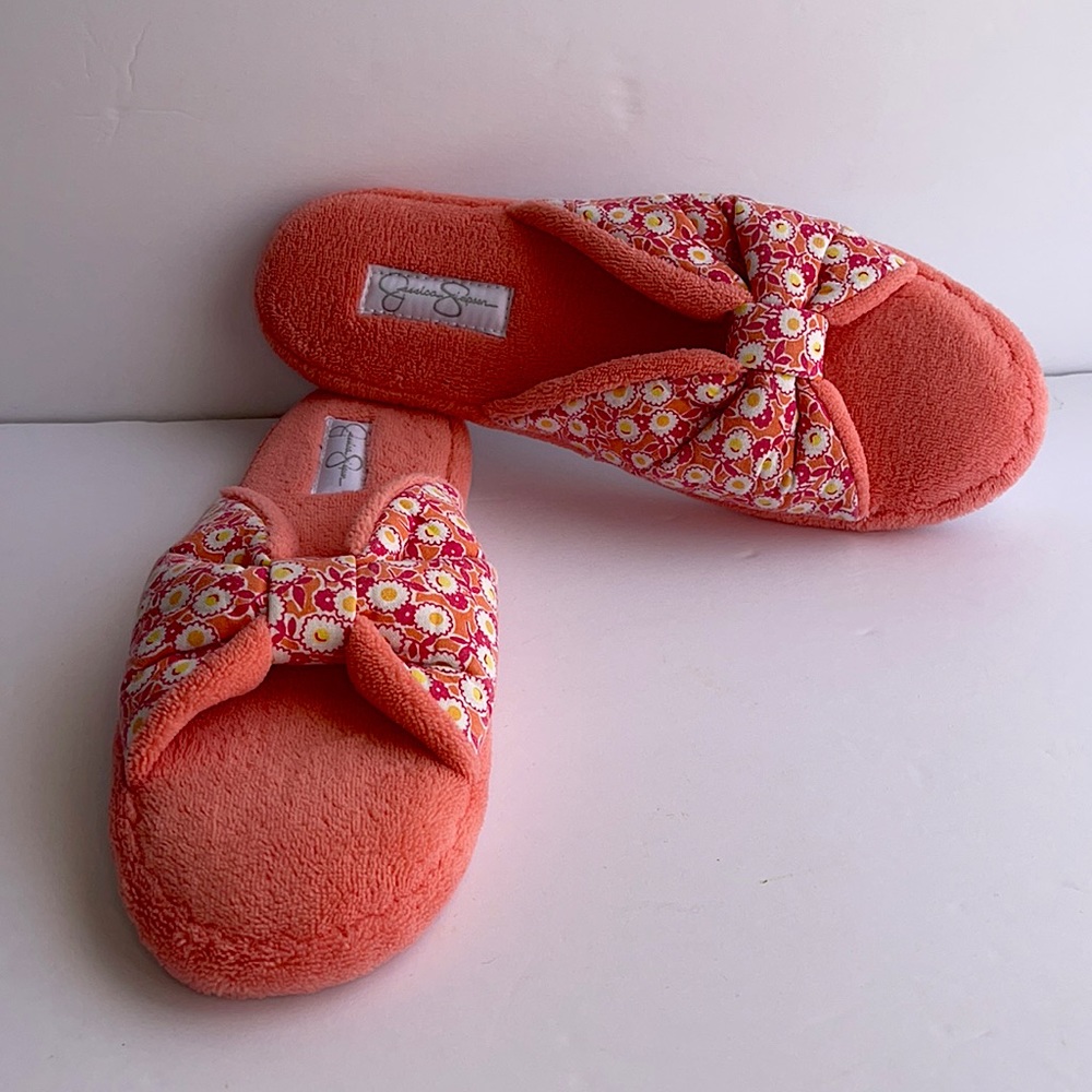 Jessica Simpson house slippers size 9/10
